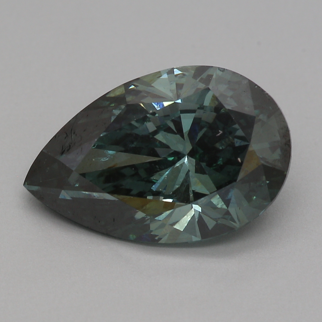 2.91-carat pear diamond with null color, null cut, and VS2 clarity.