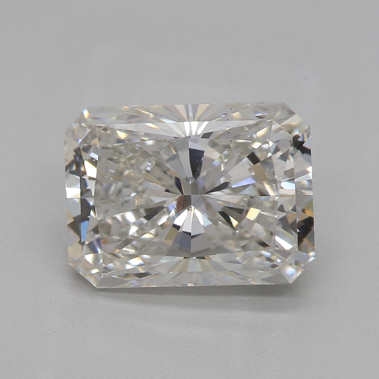 2.23-carat radiant diamond with H color, null cut, and VS2 clarity.